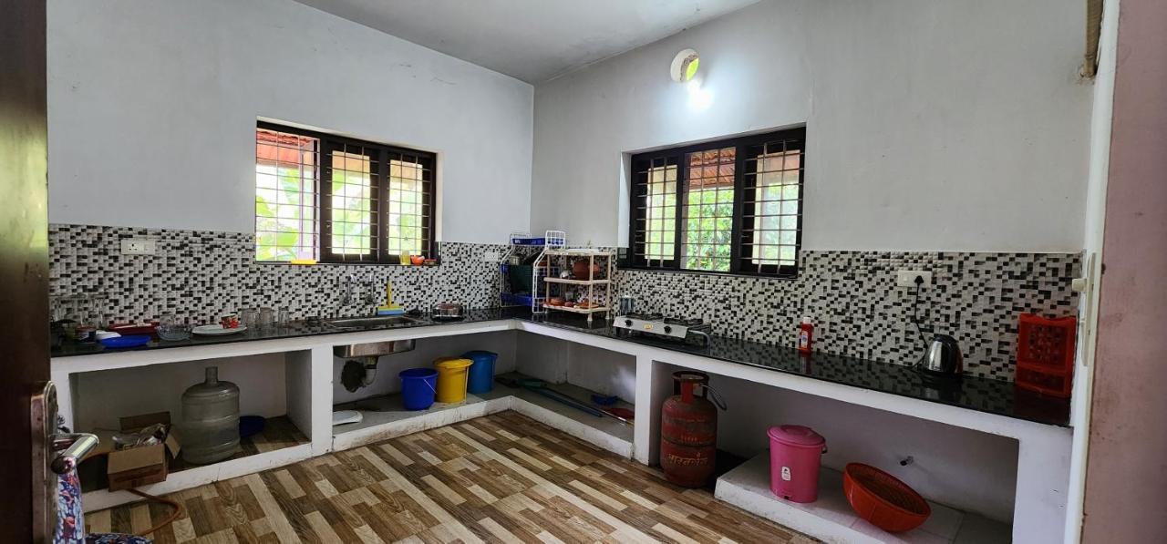 'Marari Johns Homestay' Mararikulam, Alappuzha Ngoại thất bức ảnh