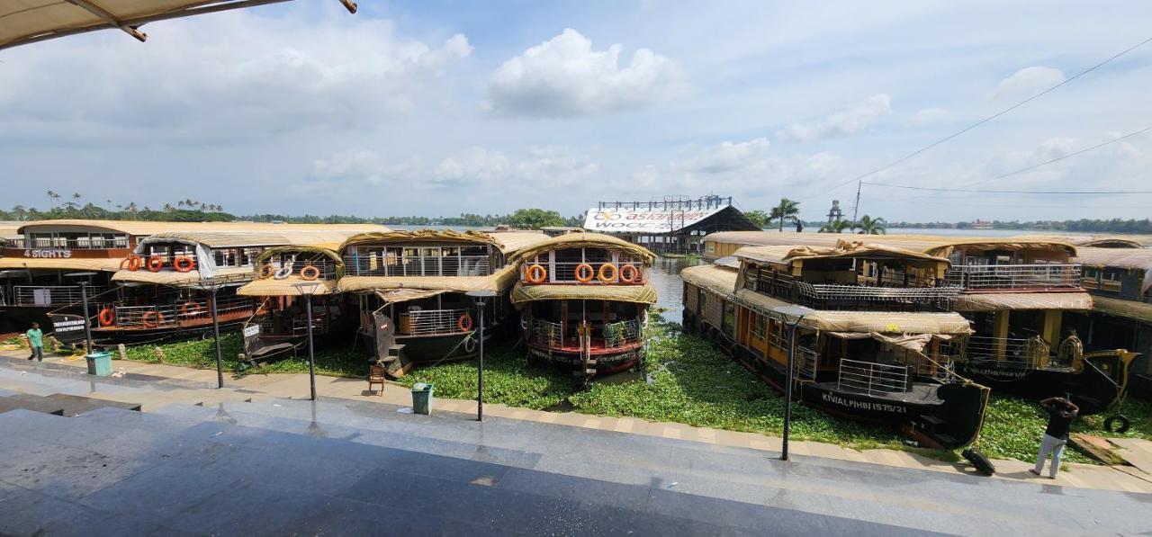 'Marari Johns Homestay' Mararikulam, Alappuzha Ngoại thất bức ảnh