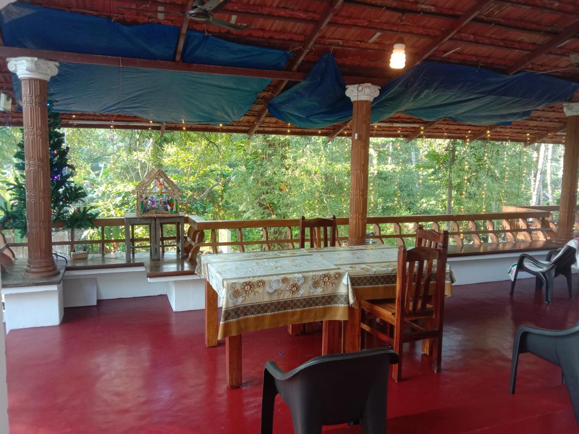 'Marari Johns Homestay' Mararikulam, Alappuzha Ngoại thất bức ảnh